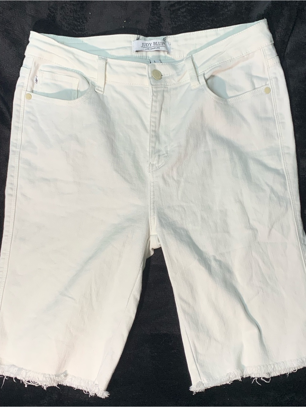 Judy Blue White Raw Hem Denim Bermudas / Long Shorts Size L